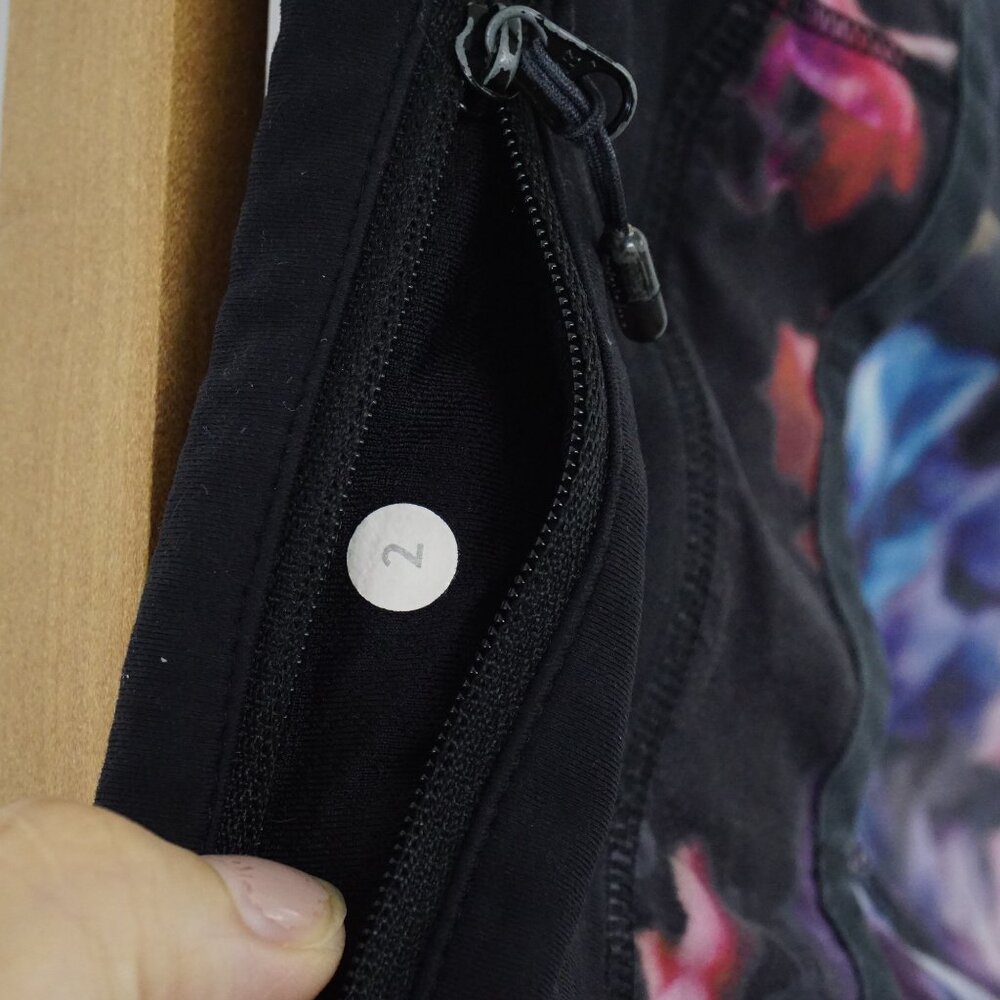 Lululemon Run Speed Short 2.5” Spring Has Sprung Multi / Black 2 - Picture 5 of 6